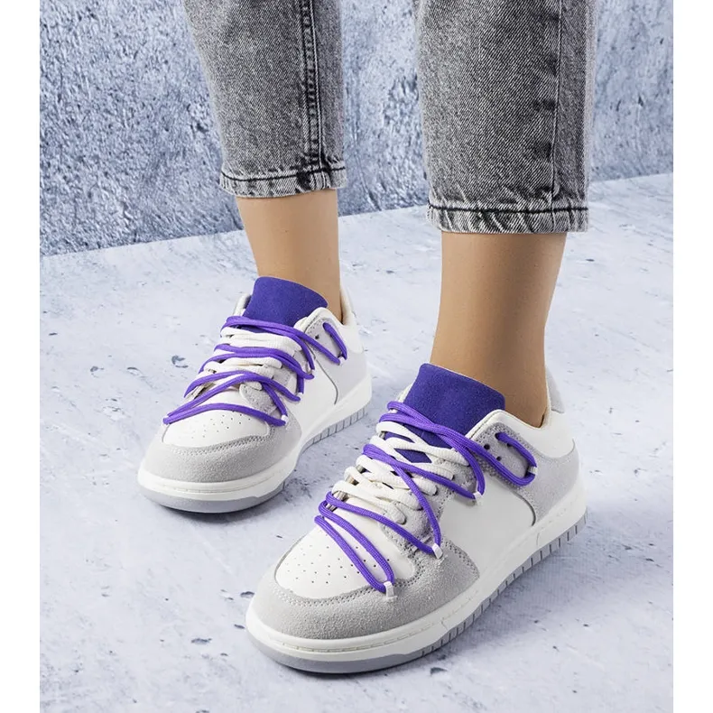 Baskets Aucoin grises à lacets violets blanche