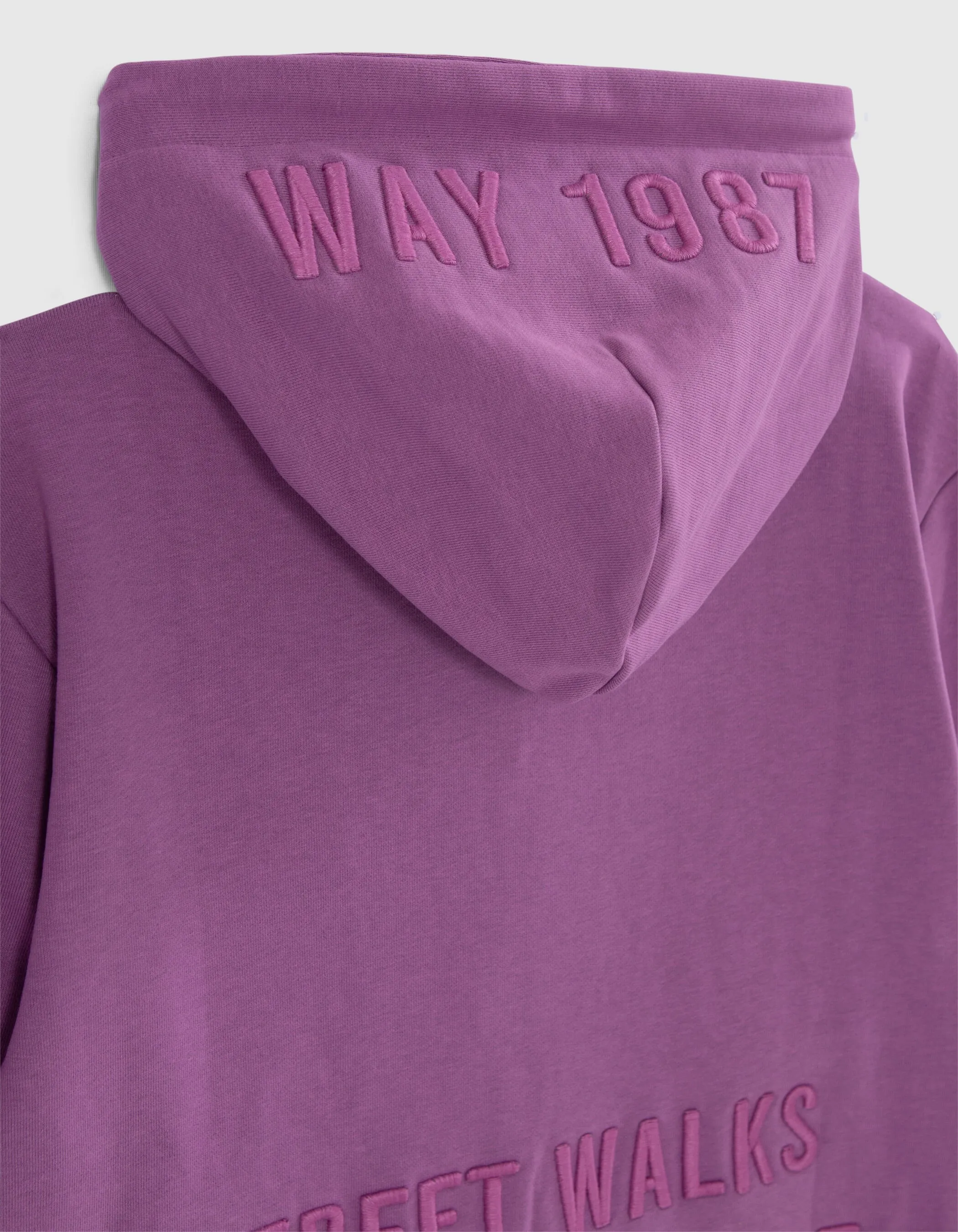 Cardigan violet maxi message brodé dos garçon