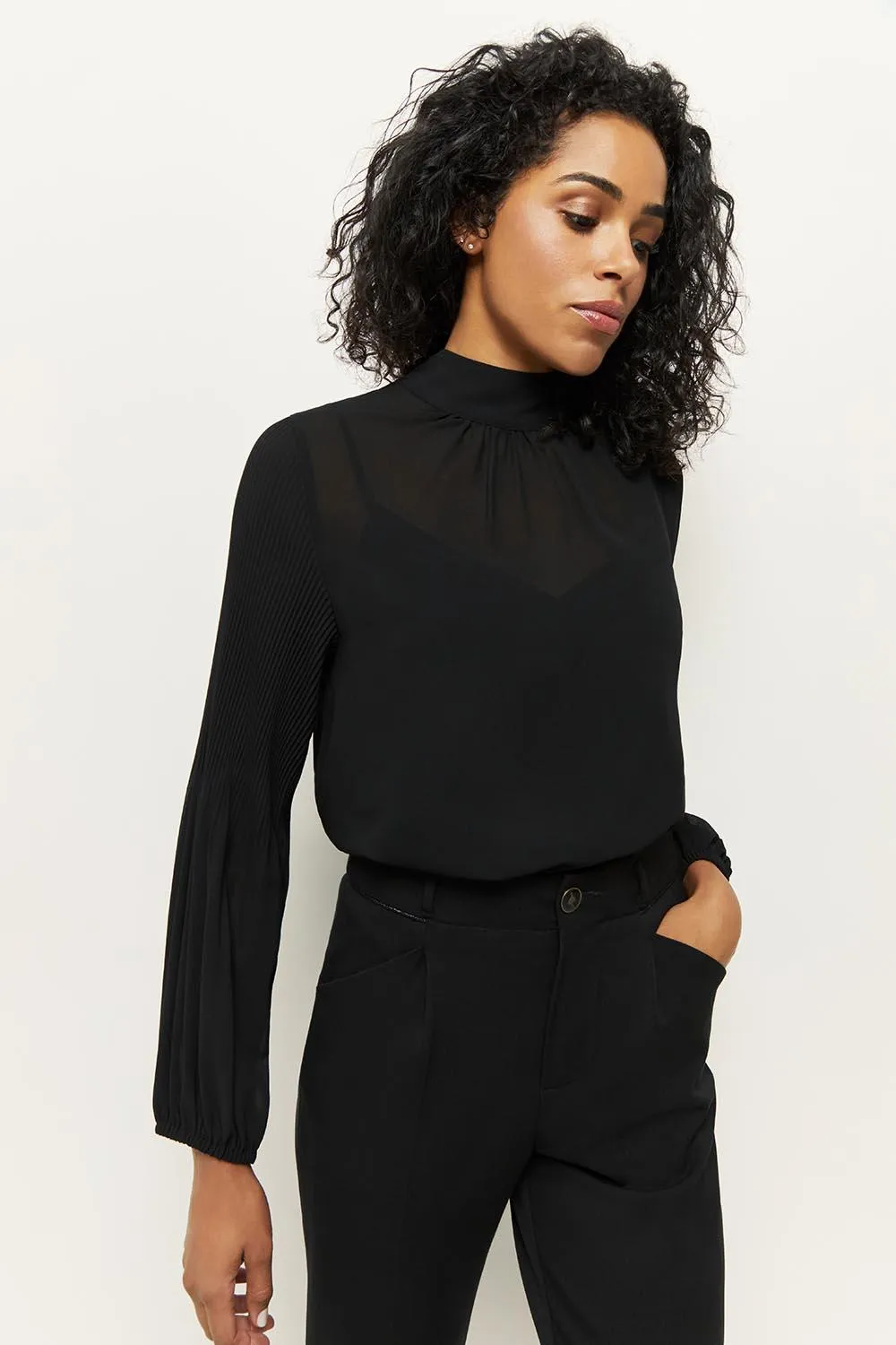 CARLOTA - Blouse noire transparente en voile plissé