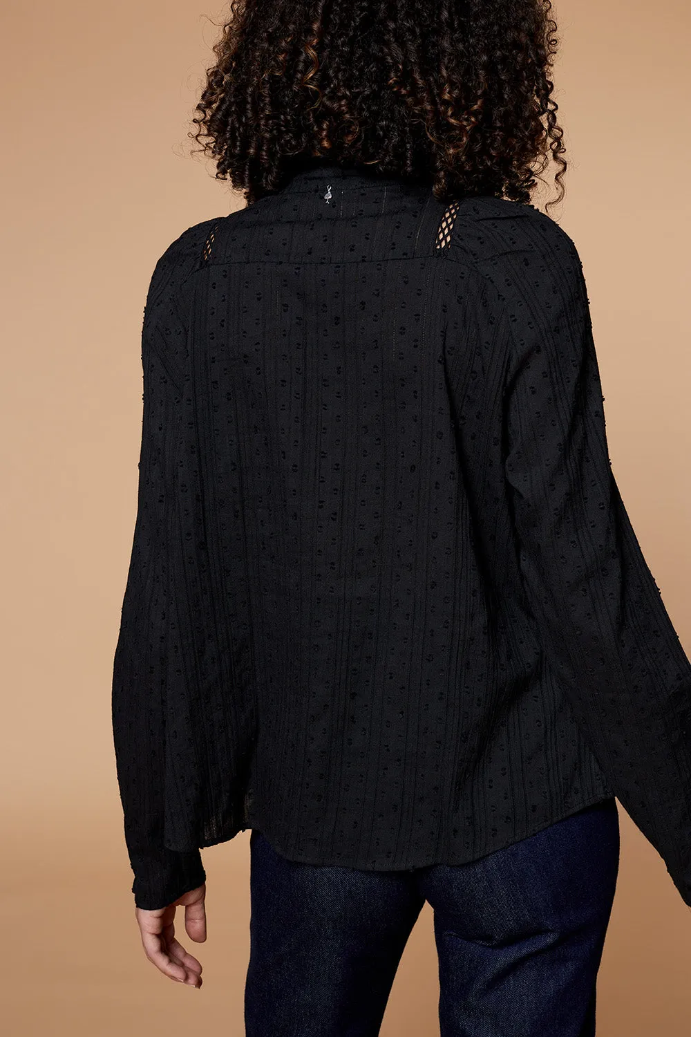 CROWN - Blouse noire jacquard plumetis  à col collerette