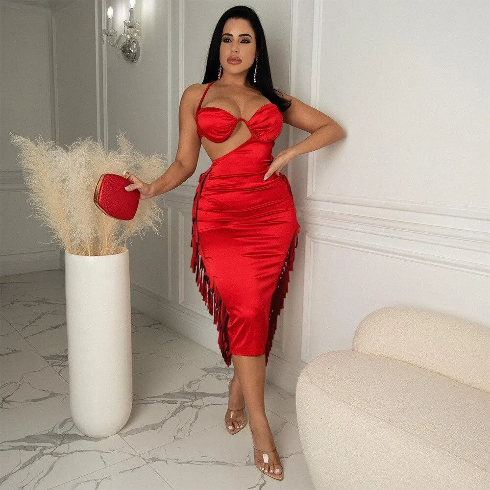 Robe de soirée rouge midi décolleté avec découpe bretelles spaghettis avec franges sur le côté ⋆ Revenge Dress